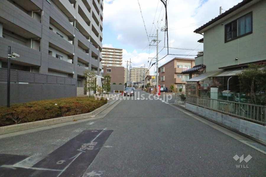 敷地南東側の前面道路