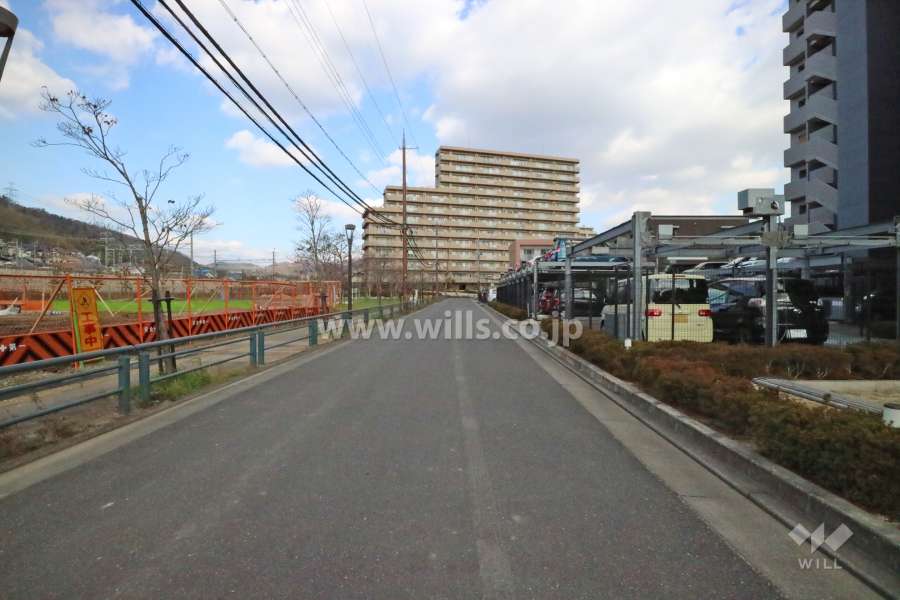 敷地北西側の前面道路