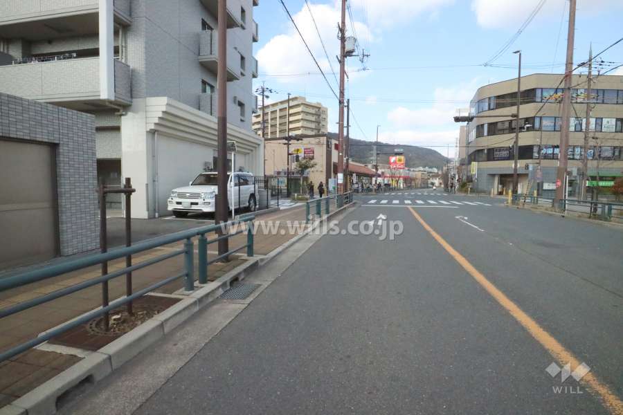 敷地北東側の前面道路