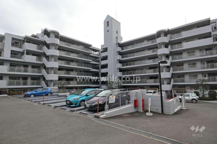 エミナンス高槻の外観（北西側から）