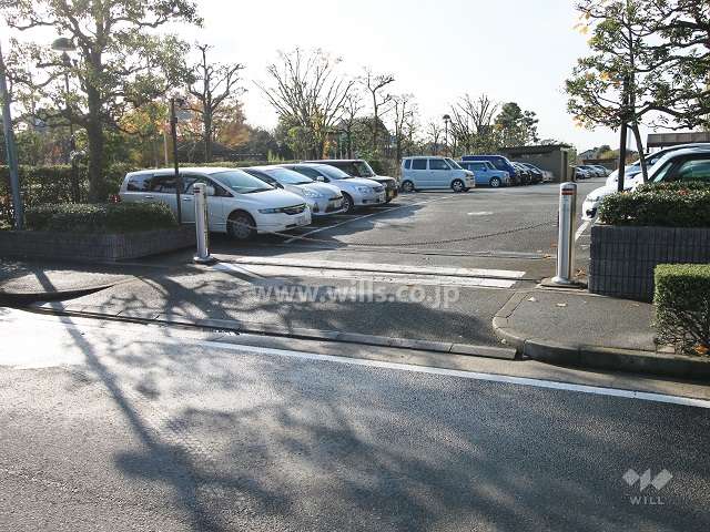 駐車場出入り口（ロボットゲート付き）