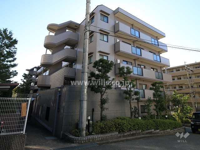 エンゼルハイム高槻松が丘の外観（北西側から）