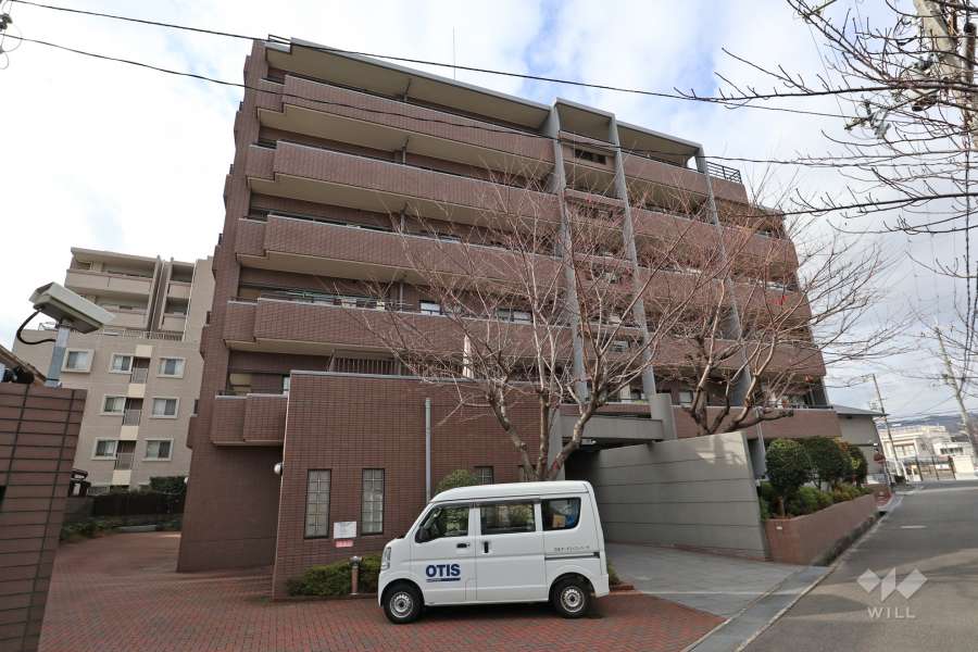 グランドメゾン高槻の外観（東側から）