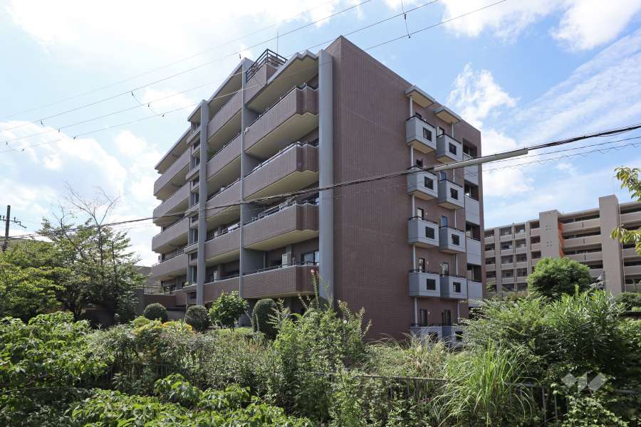 グランドメゾン高槻の外観（北東側から）