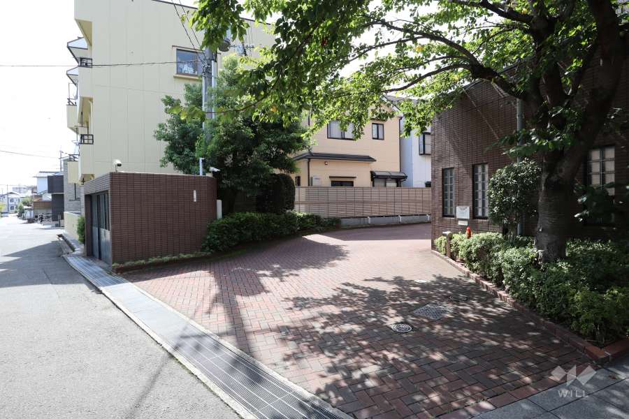 駐車場の出入り口