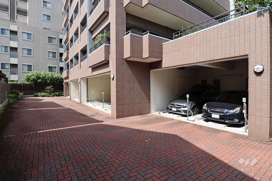 敷地内駐車場（屋内機械式）