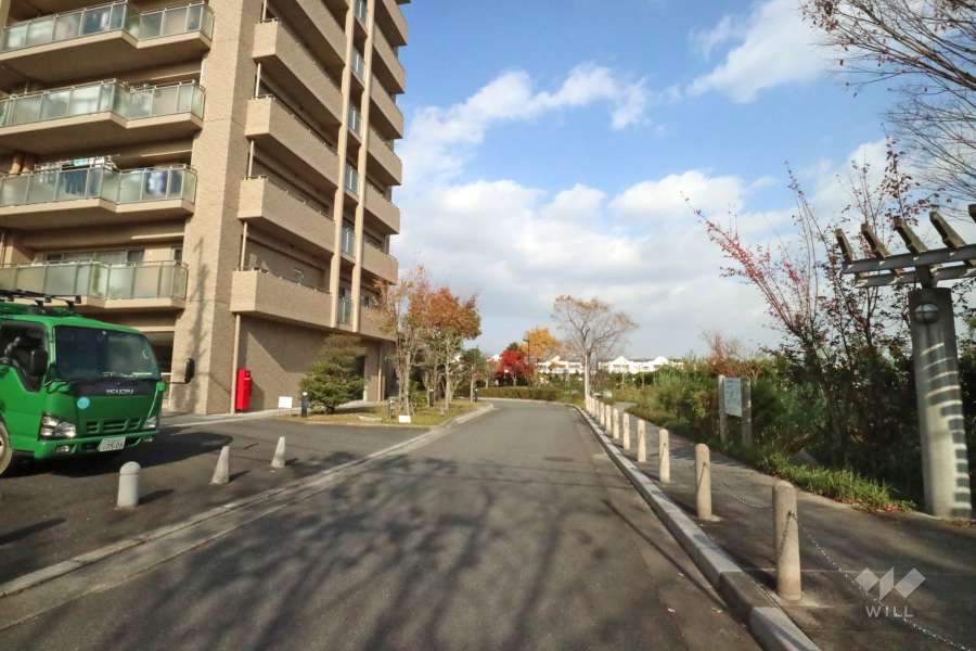 敷地南東側の前面道路