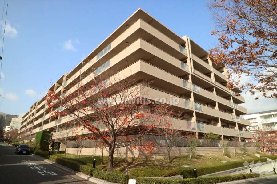 グランノア高槻阿武山VENTOの外観（南西側から）