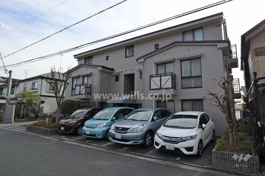 グリーンアベニュー高槻緑が丘の外観（北西側から）