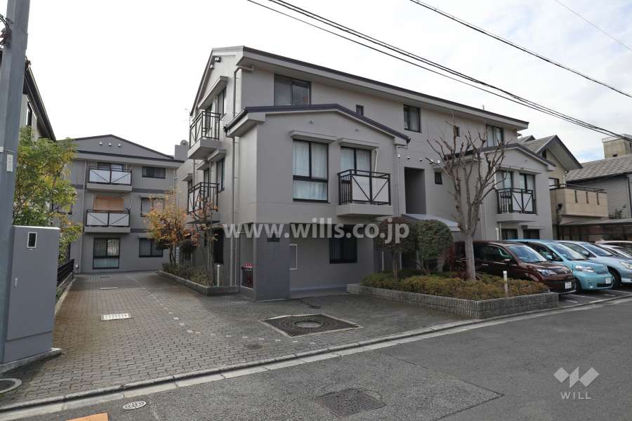 グリーンアベニュー高槻緑が丘の外観（北東側から）