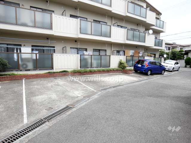 敷地内駐車場（屋外平面式）