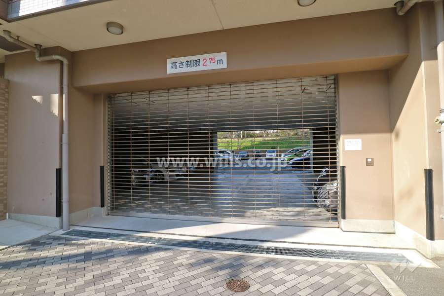 駐車場出入り口（リングシャッター付き）