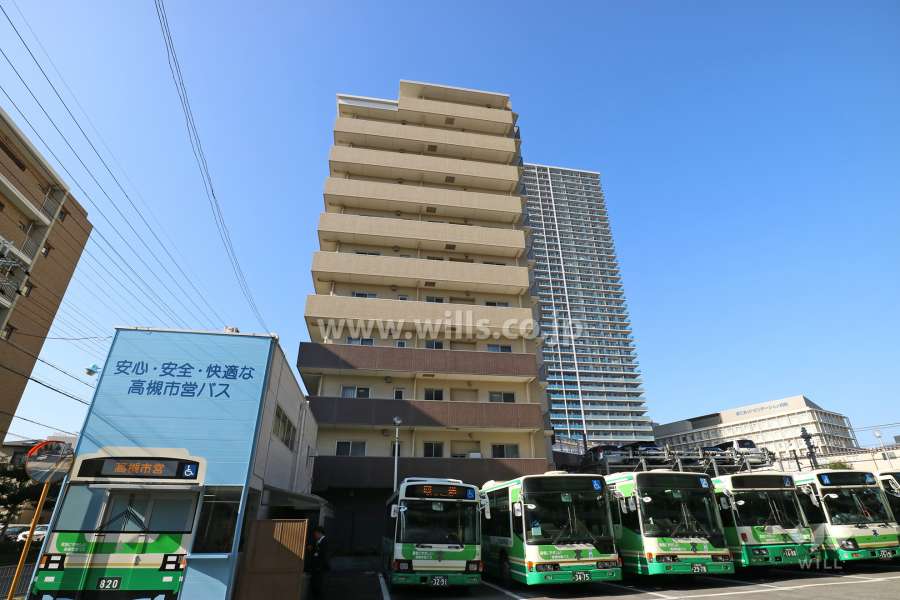 レヴィヴィア高槻の外観（西側から）