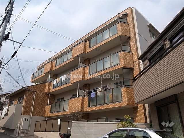 ヴェルドール豊中栗ケ丘の外観（南東側から）エントランス