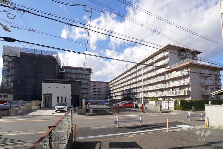 クローバーハイツ高槻総持寺の外観(南東側から)