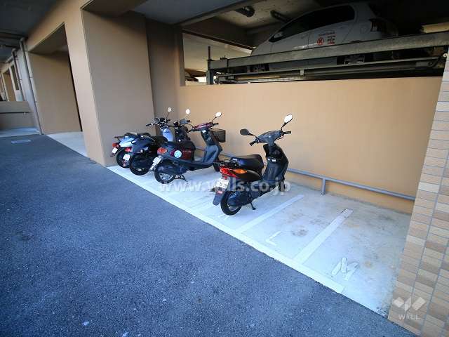 敷地内バイク置場