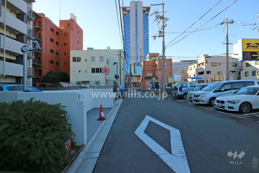 敷地北側の前面道路