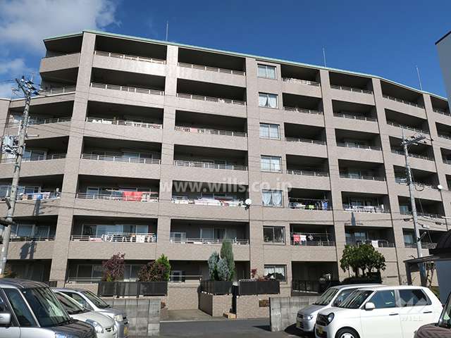 サーパス高槻の外観（南側から）