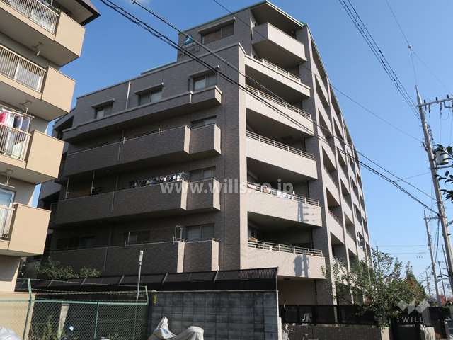 サーパス高槻の外観（西側から）