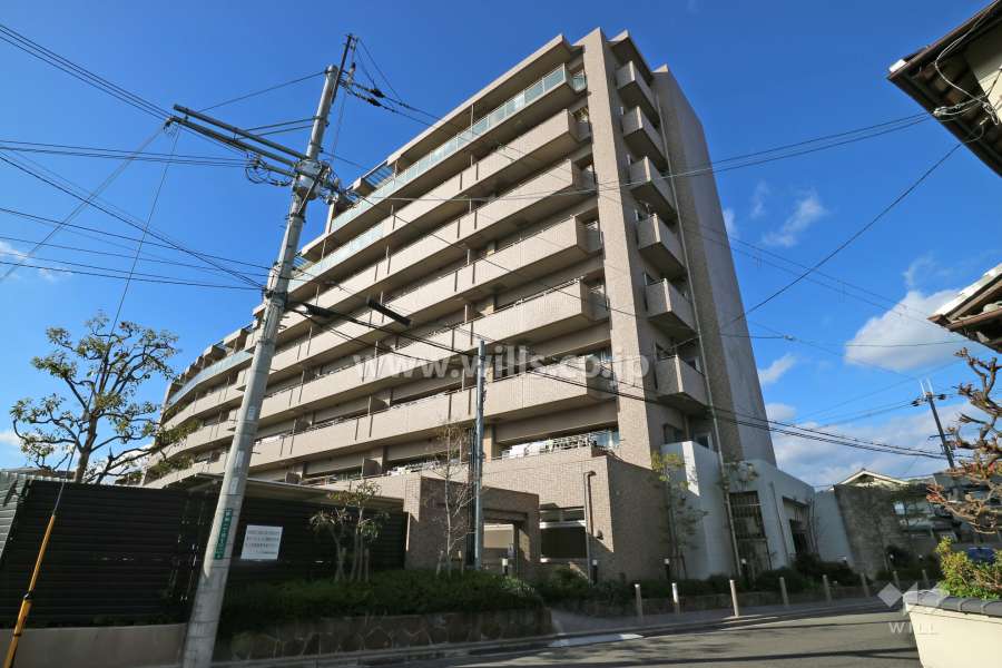 サーパス高槻野田の外観(南東側から)