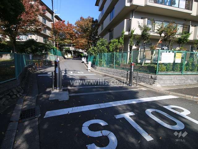 敷地出入り口（ロボットゲート）