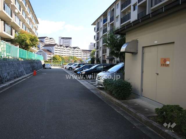 敷地内駐車場（屋外平面式）