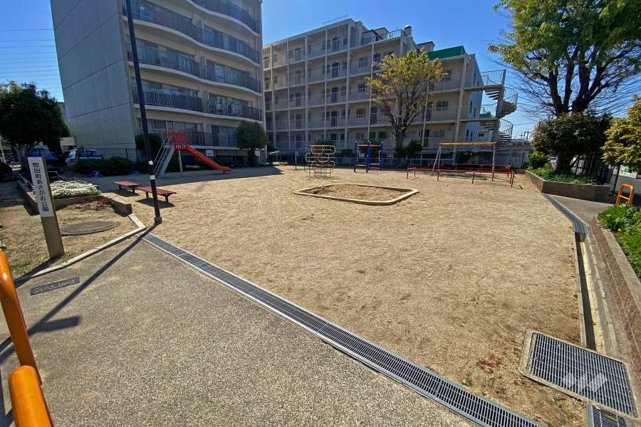 隣接する牧田町あさがお公園