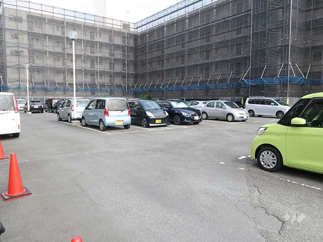 敷地内駐車場（屋外平面式）