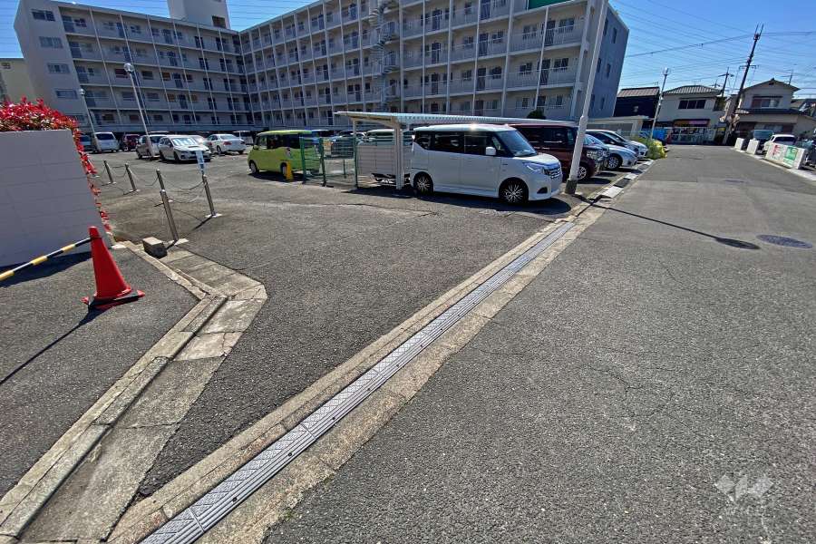 駐車場の出入口