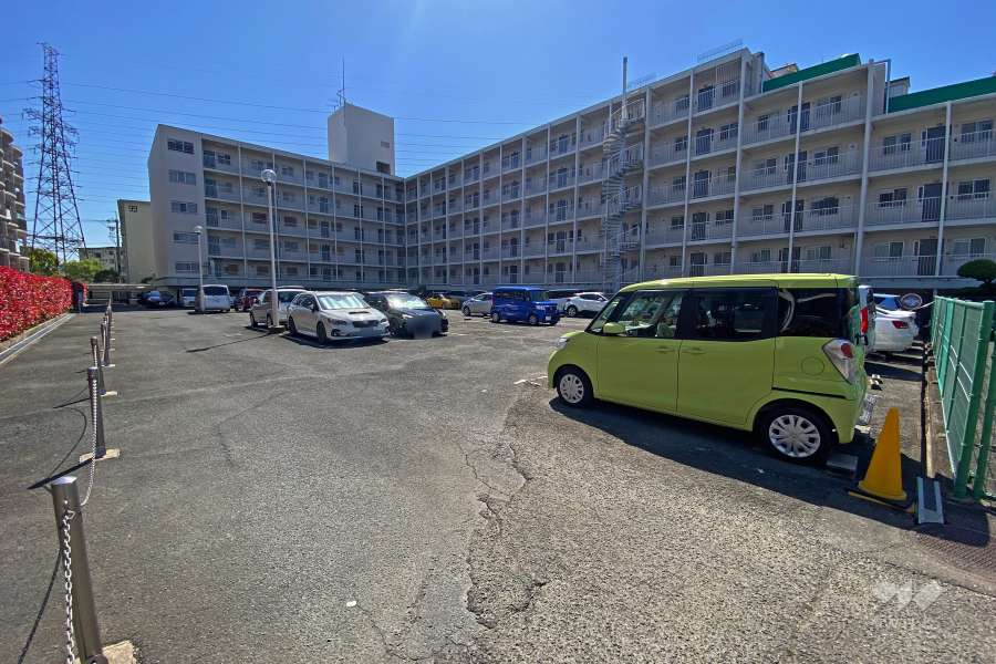 敷地内駐車場（屋外平面式）