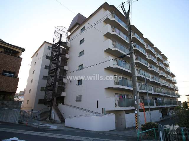 サンコーポ高槻阿武野の外観（南西側から）