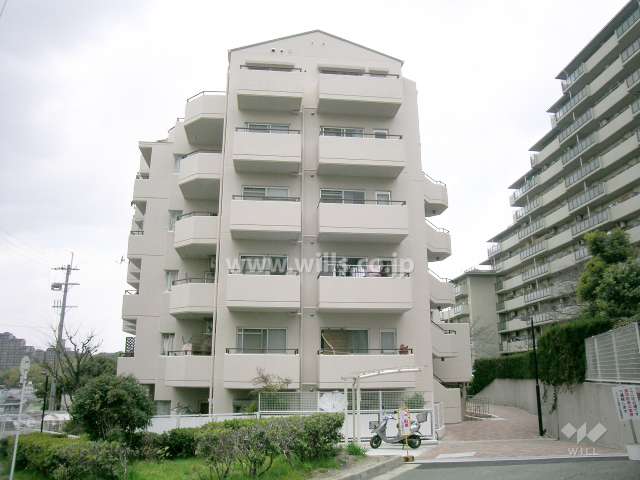 ドムール千里桃山台の外観（南側から）