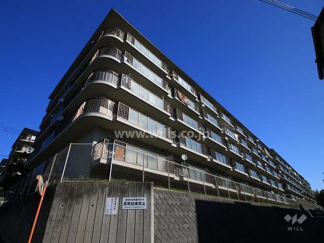 サンハイツ高槻3号館外観（南西側から）