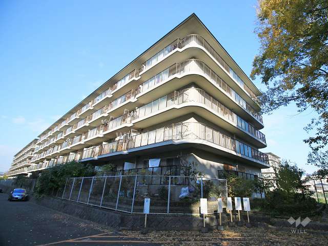 サンハイツ高槻7号館の外観（南東側から）