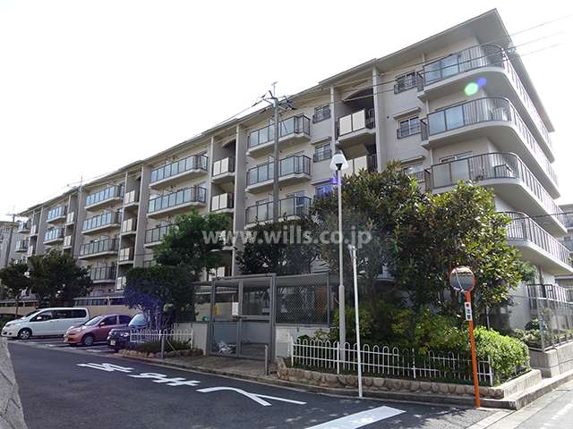 サンハイツ高槻8号館の外観（北西側から）