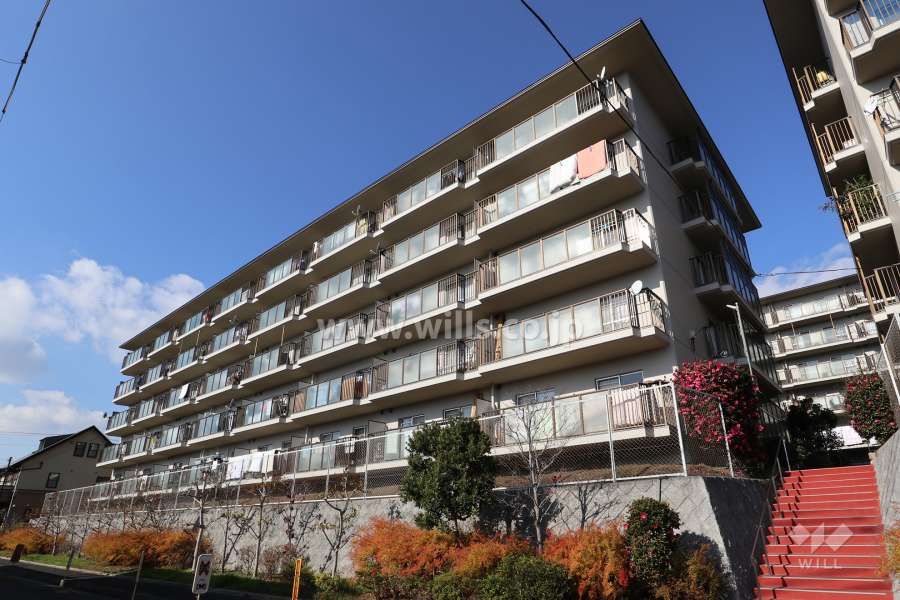 サンハイツ高槻1号館の外観(南東側から)