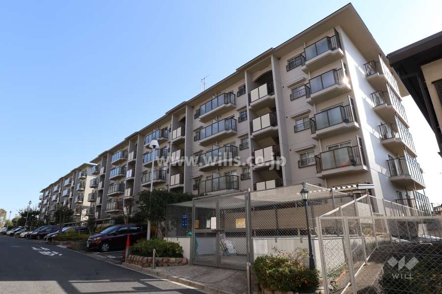 サンハイツ高槻1号館の外観(北西側から)