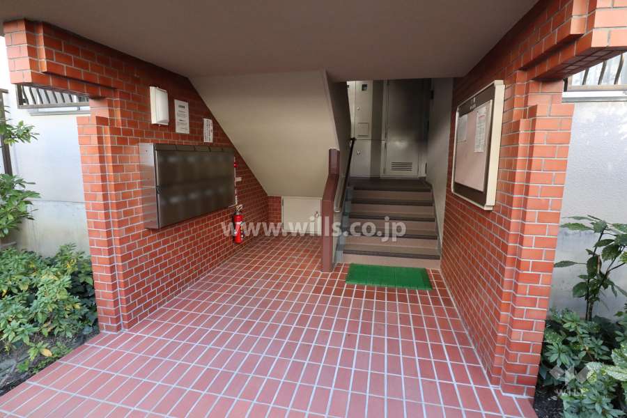 住戸出入口(共用ポスト)