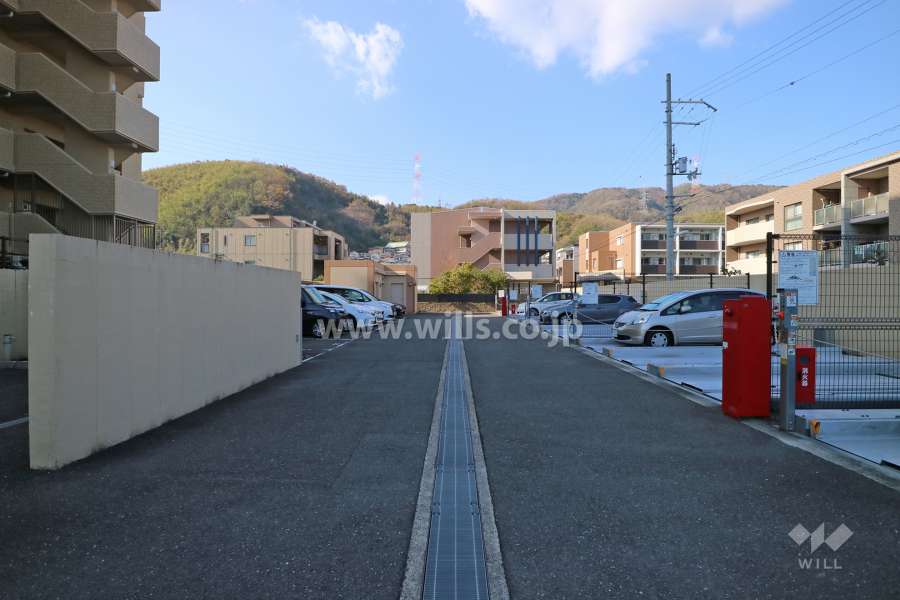 敷地内駐車場（屋外平面式と屋外機械式）