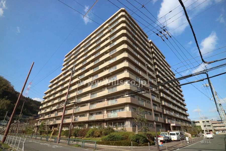 ジオ高槻上牧の外観（南東側から）