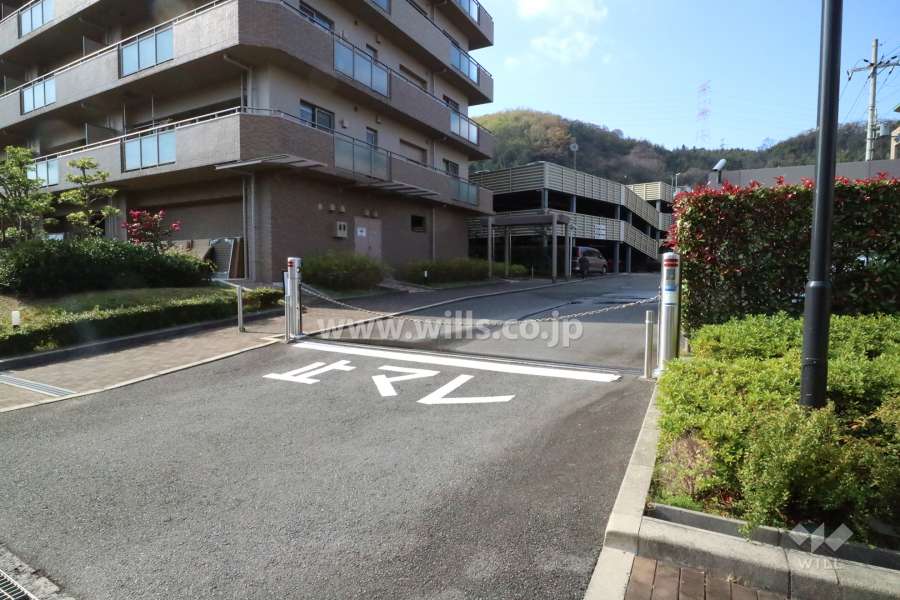 駐車場東側出入り口