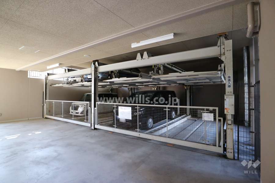 敷地内駐車場（屋内機械式）