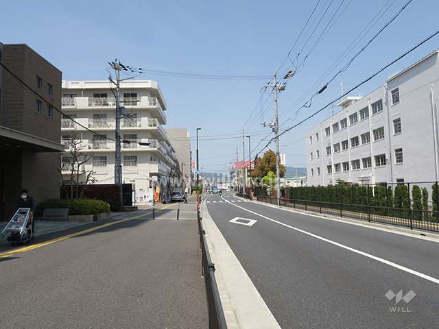敷地東側の前面道路