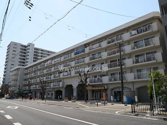 シャルマンコーポ摂津富田の外観（北東側から）