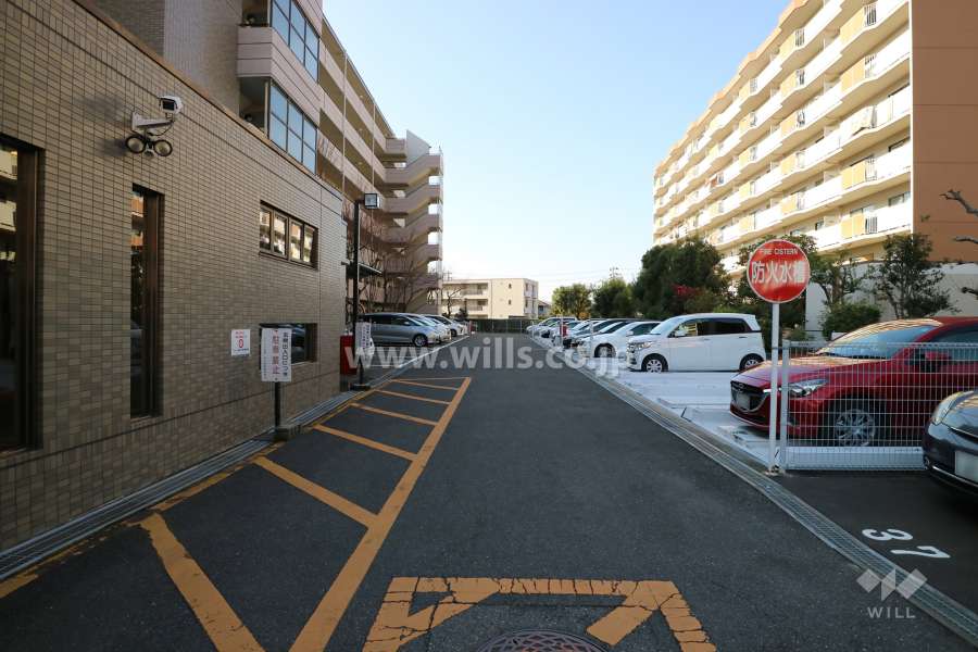 敷地内駐車場（屋外平面式と屋外機械式）