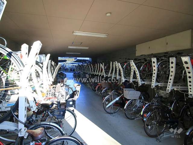 屋内に設けられた駐輪場