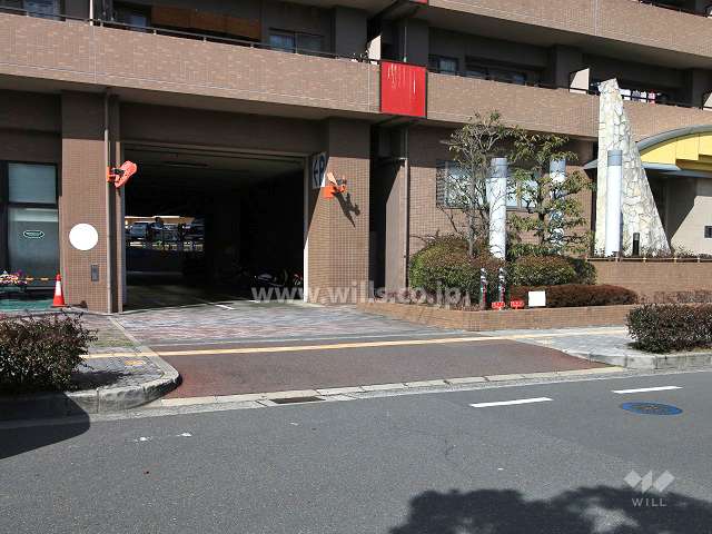 駐車場出入り口