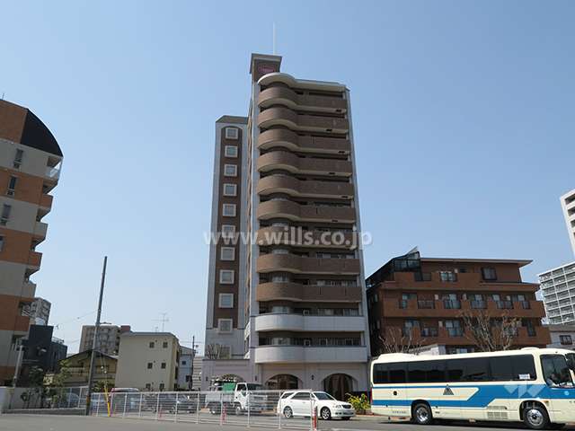 セレッソコート高槻の外観（東側から）