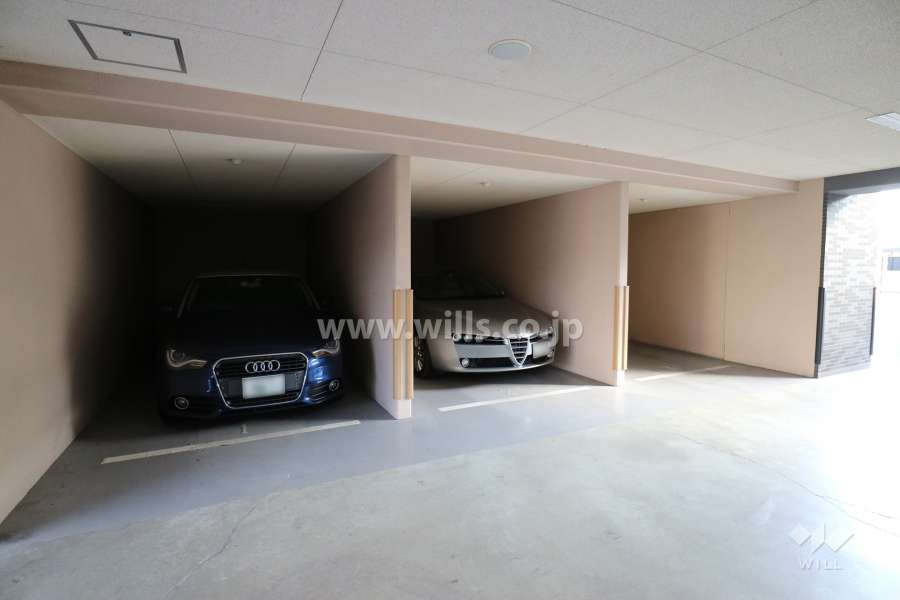 敷地内駐車場（屋内平面式）