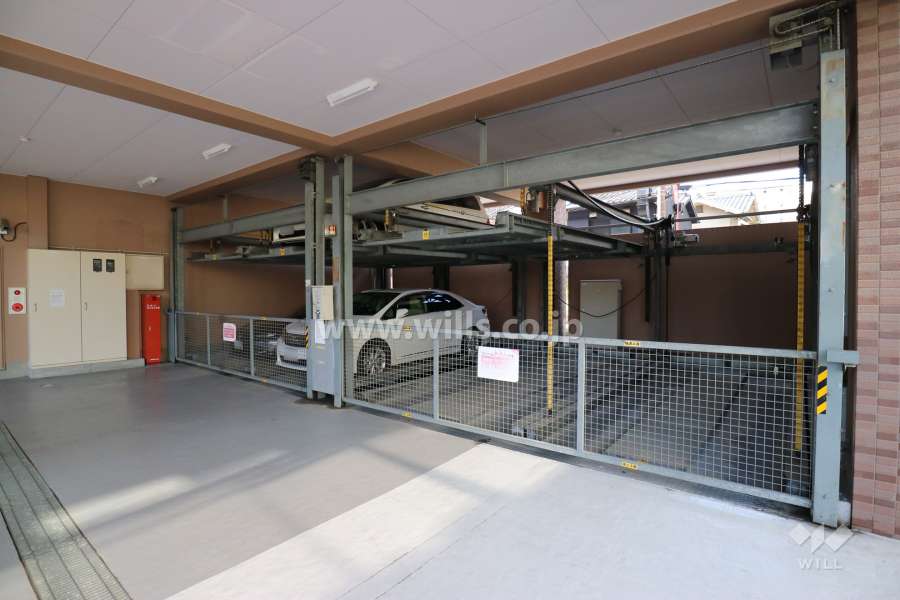 敷地内駐車場（屋内機械式）